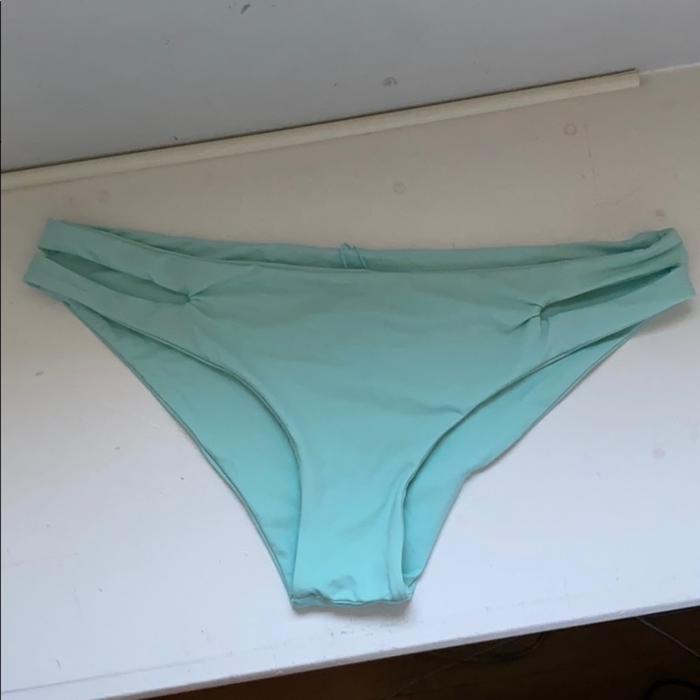 L-space bikini bottoms